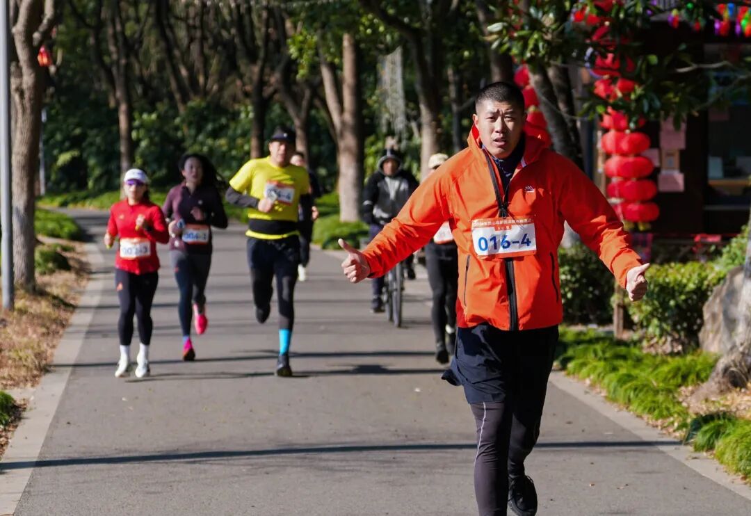 昆山市迎新健步登高 (31)