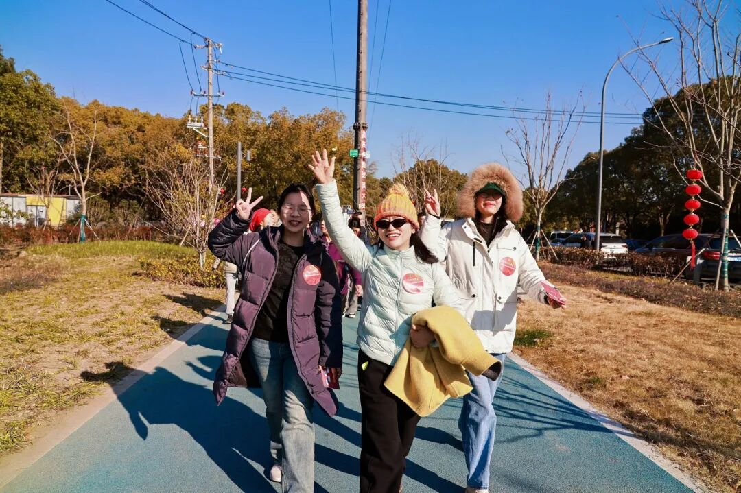 昆山市迎新健步登高 (16)